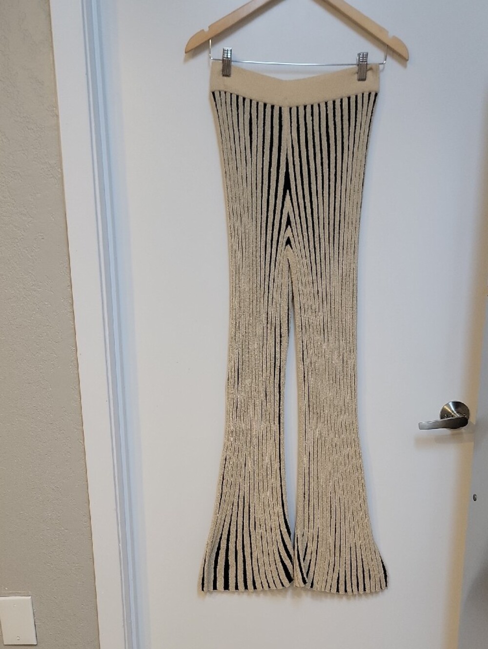 Zara Black & Cream Vertical Stripe Knit Wide-Leg Set - Picture 4 of 11